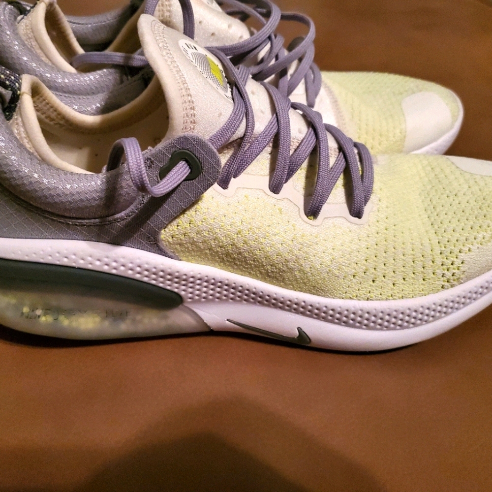 NIKE Womens Joyride Running Shoe